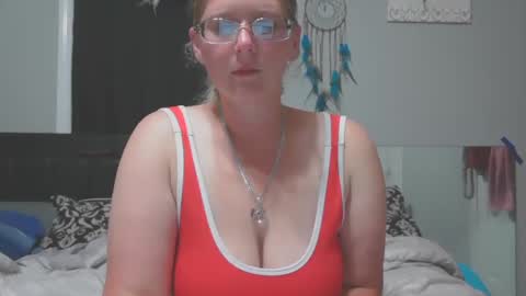 Snapshot of jadeluv chatting on 09/26/25, 01:20 JadeLuv online show from 09/26/25, 01:20