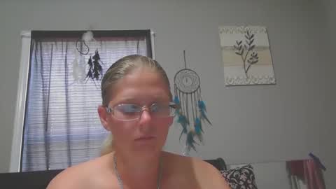 Snapshot of jadeluv chatting on 10/04/25, 04:49 JadeLuv online show from 10/04/25, 04:49