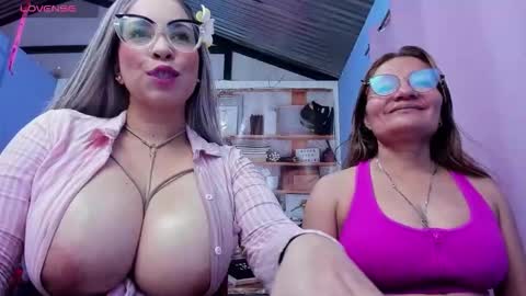 JADEMOOMS online show from 10/20/25, 09:59