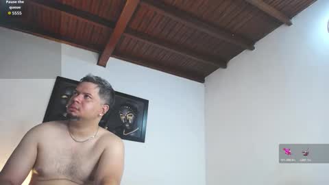 Snapshot of jadestone69 chatting on 11/26/25, 11:44 jadeStone69 online show from 11/26/25, 11:44