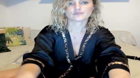 Snapshot of jadore_able82 chatting on 02/05/25, 05:41 elena online show from 02/05/25, 05:41