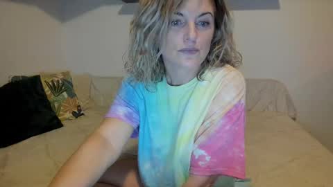 Snapshot of jadore_able82 chatting on 02/26/25, 02:48 elena online show from 02/26/25, 02:48