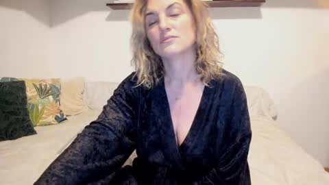 Snapshot of jadore_able82 chatting on 03/07/25, 02:36 elena online show from 03/07/25, 02:36
