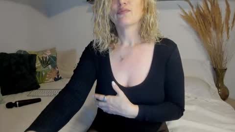 elena online show from 03/24/26, 02:38