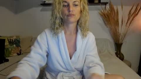 Snapshot of jadore_able82 chatting on 07/05/26, 01:34 elena online show from 07/05/26, 01:34