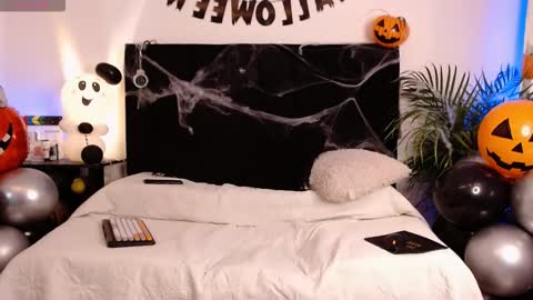 Snapshot of jaiden_thoner chatting on 10/31/25, 04:24 Jaiden online show from 10/31/25, 04:24