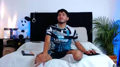 Snapshot of jaiden_thoner chatting on 11/04/25, 05:28 Jaiden online show from 11/04/25, 05:28