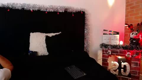 Snapshot of jaiden_thoner chatting on 12/19/25, 08:32 Jaiden online show from 12/19/25, 08:32