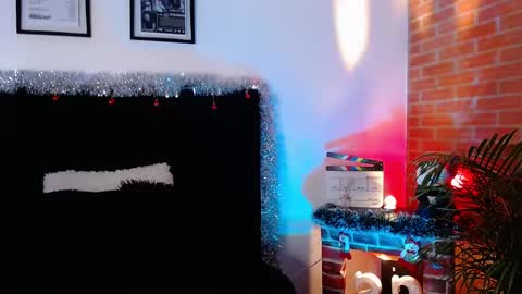 Snapshot of jaiden_thoner chatting on 12/22/25, 09:17 Jaiden online show from 12/22/25, 09:17