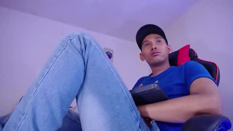 Snapshot of jaison_halls chatting on 10/23/25, 02:11 JAISON HALLS online show from 10/23/25, 02:11