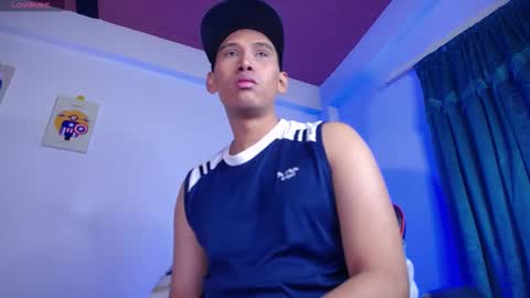 Snapshot of jaison_halls chatting on 11/21/25, 04:22 JAISON HALLS online show from 11/21/25, 04:22