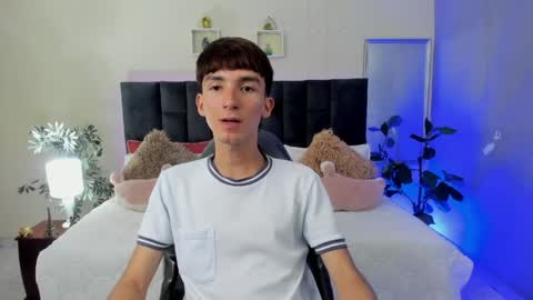 Snapshot of jake_evanss_ chatting on 05/11/26, 02:45 JAKE online show from 05/11/26, 02:45