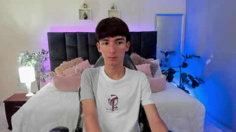 Snapshot of jake_evanss_ chatting on 05/27/26, 02:36 JAKE online show from 05/27/26, 02:36