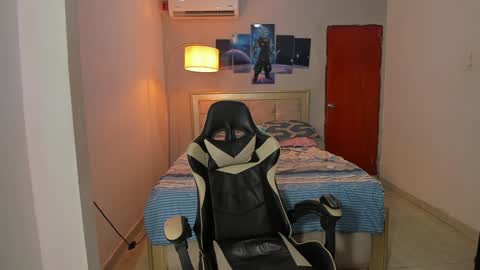 Snapshot of jake_pons chatting on 12/02/24, 02:42 Jake Pons online show from 12/02/24, 02:42