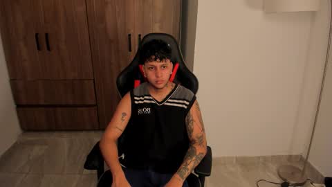 Snapshot of jake_pons chatting on 10/28/25, 10:19 Jake Pons online show from 10/28/25, 10:19