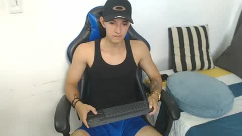 Snapshot of jake_shadow14 chatting on 06/10/26, 05:12 Hi guys im new 3 online show from 06/10/26, 05:12