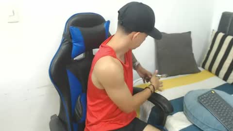 Snapshot of jake_shadow14 chatting on 06/18/26, 10:47 Hi guys im new 3 online show from 06/18/26, 10:47