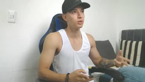 Snapshot of jake_shadow14 chatting on 06/19/26, 03:16 Hi guys im new 3 online show from 06/19/26, 03:16