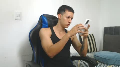 Snapshot of jake_shadow14 chatting on 07/09/26, 05:50 Hi guys im new 3 online show from 07/09/26, 05:50