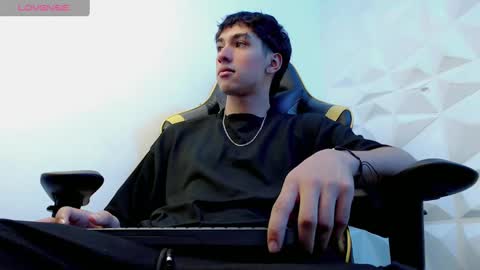 jake_tripp online show from 01/04/25, 03:18