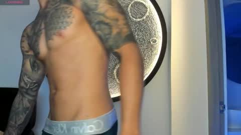 Snapshot of jakee_brown chatting on 11/13/25, 01:59 Santiago online show from 11/13/25, 01:59