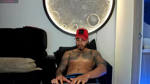 Snapshot of jakee_brown chatting on 11/24/25, 10:53 Santiago online show from 11/24/25, 10:53