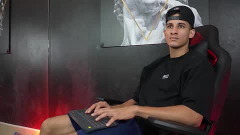 Snapshot of jakemoxley chatting on 11/07/25, 03:56 JakeMoxley online show from 11/07/25, 03:56