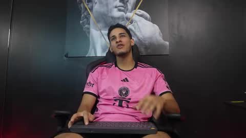 Snapshot of jakemoxley chatting on 11/30/25, 09:41 JakeMoxley online show from 11/30/25, 09:41