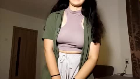 Snapshot of jaleesasabaj chatting on 09/18/25, 02:41 Lisa online show from 09/18/25, 02:41