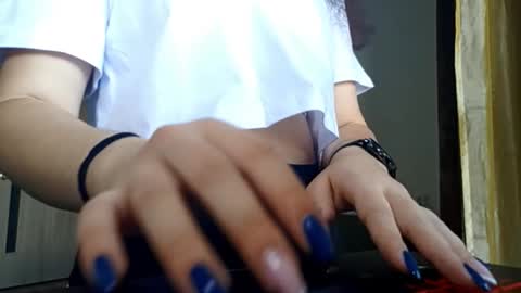 Snapshot of jaleesasabaj chatting on 09/21/25, 01:02 Lisa online show from 09/21/25, 01:02