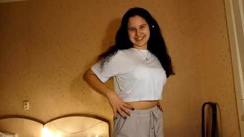 Snapshot of jaleesasabaj chatting on 10/01/25, 05:08 Lisa online show from 10/01/25, 05:08