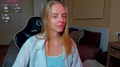 Snapshot of jam_cream chatting on 02/15/25, 12:54 Sofia online show from 02/15/25, 12:54