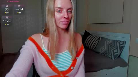 Snapshot of jam_cream chatting on 03/03/25, 12:27 Sofia online show from 03/03/25, 12:27