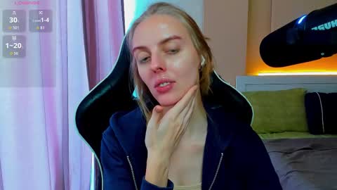 Snapshot of jam_cream chatting on 09/21/25, 11:01 Sofia online show from 09/21/25, 11:01