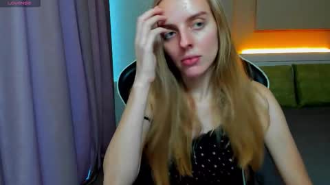 Snapshot of jam_cream chatting on 09/22/25, 02:52 Sofia online show from 09/22/25, 02:52