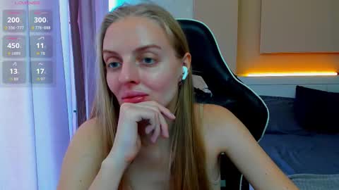 Snapshot of jam_cream chatting on 10/14/25, 08:37 Sofia online show from 10/14/25, 08:37