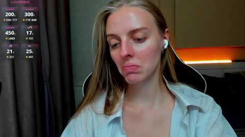 Snapshot of jam_cream chatting on 10/22/25, 02:50 Sofia online show from 10/22/25, 02:50