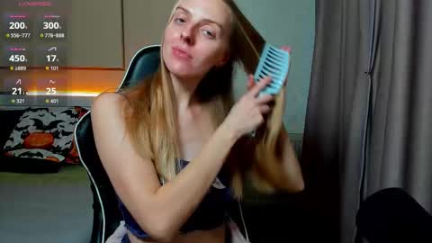 Snapshot of jam_cream chatting on 10/31/25, 02:07 Sofia online show from 10/31/25, 02:07