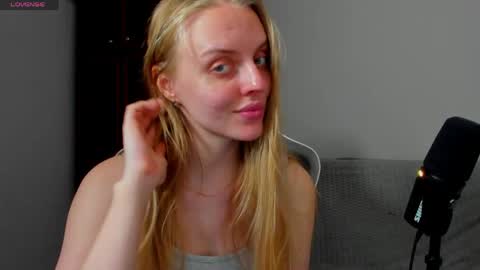 Sofia online show from 05/18/26, 10:43