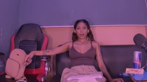 Snapshot of jamaicanbabex chatting on 12/30/24, 03:02 jamaicanbabex online show from 12/30/24, 03:02