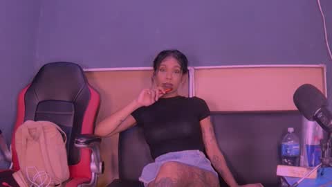 Snapshot of jamaicanbabex chatting on 12/31/24, 01:08 jamaicanbabex online show from 12/31/24, 01:08