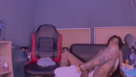 Snapshot of jamaicanbabex chatting on 01/19/25, 01:22 jamaicanbabex online show from 01/19/25, 01:22