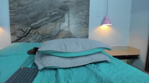 james_06_ online show from 05/11/26, 02:45