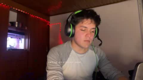 Snapshot of james__taylor21 chatting on 02/14/25, 02:50 JAMES TAYLOR online show from 02/14/25, 02:50