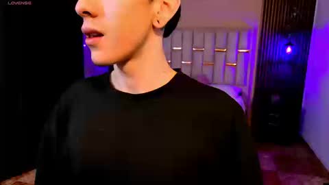 james_adamss_ online show from 03/18/26, 02:20