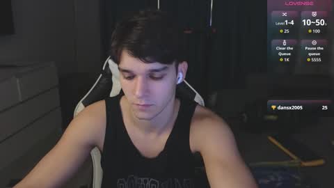 Snapshot of james_friends chatting on 11/09/25, 09:46 James online show from 11/09/25, 09:46