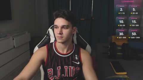 Snapshot of james_friends chatting on 11/22/25, 10:31 James online show from 11/22/25, 10:31