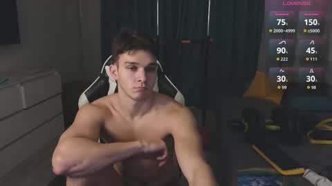 Snapshot of james_friends chatting on 11/30/25, 09:52 James online show from 11/30/25, 09:52