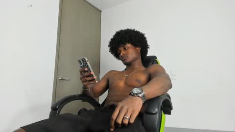 Snapshot of james_makony_1 chatting on 12/04/24, 01:25 james_makony_1 online show from 12/04/24, 01:25