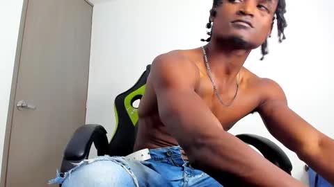 Snapshot of james_makony_1 chatting on 01/06/25, 03:20 james_makony_1 online show from 01/06/25, 03:20